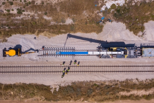 monitoring geodezyjny postępu prac na budowie drogi, placu budowy, budowy torowiska